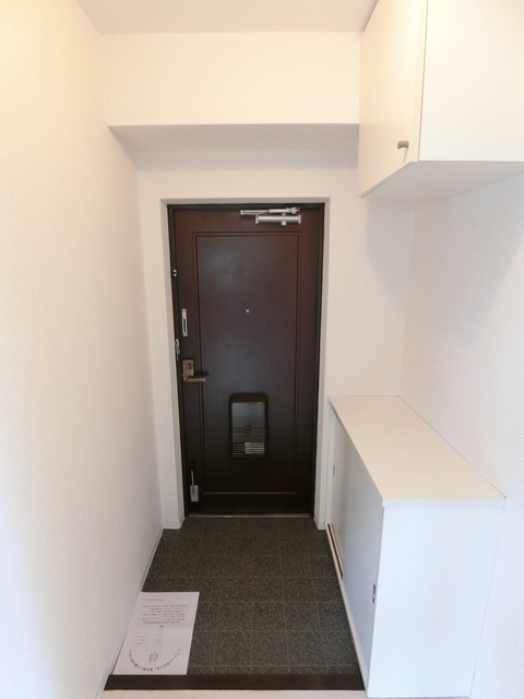 カサベルデポラール0303号室 玄関