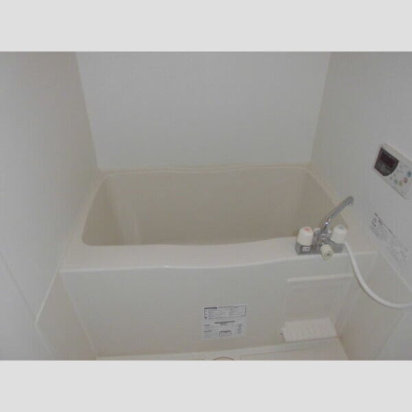 イン・フォレスト201号室 浴室:追い焚き給湯付き