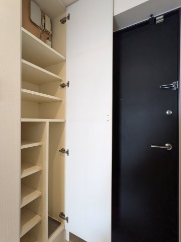 ガーデン板橋氷川町1012号室 収納