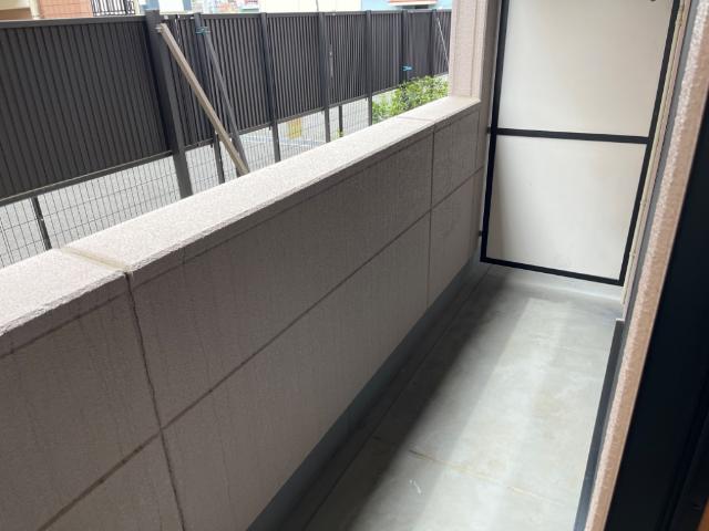 アローウェルス102号室 ベランダ