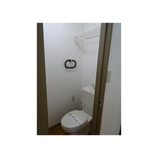 シャンテ鵜の木101号室 トイレ