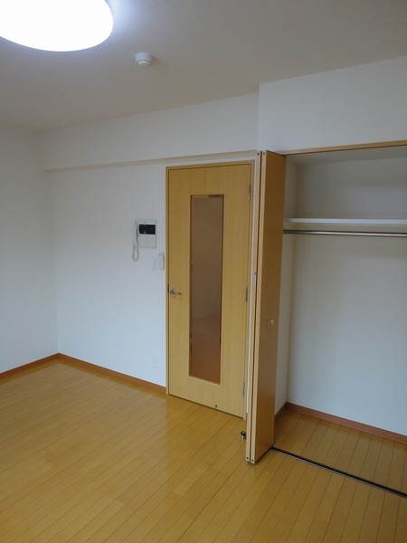 エスコートノヴェル代々木公園304号室 リビング