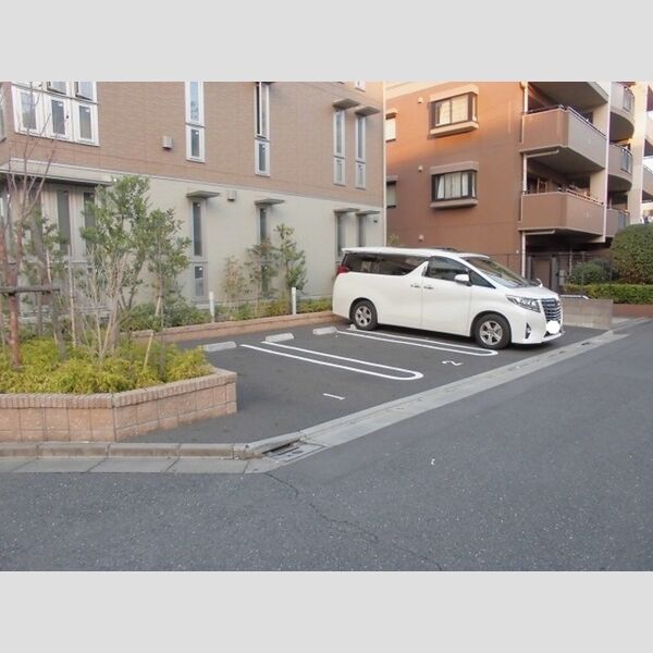 Glanz 駐車場