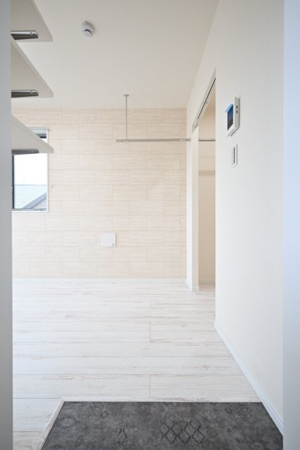 Contrail六町 玄関