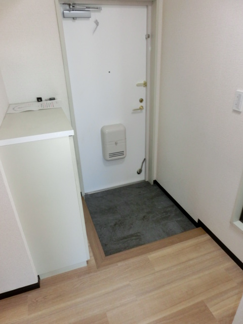 パレス武蔵野台壱番館0201号室 玄関