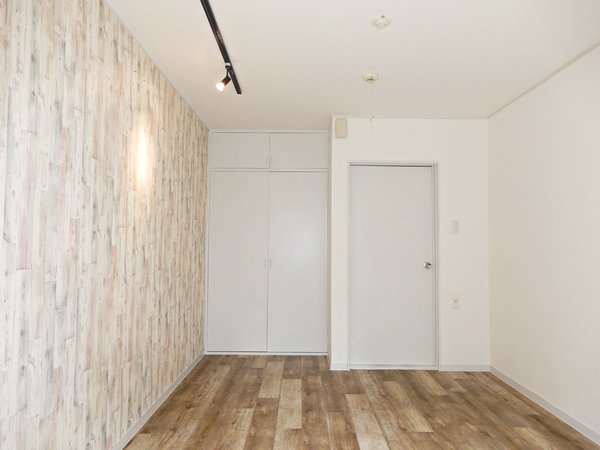 メゾン河辺102号室 リビング