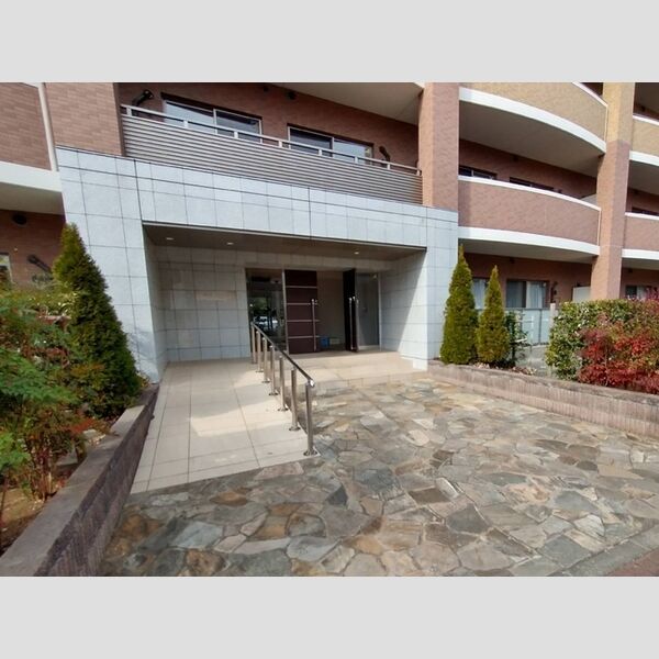 ベルファミーユ高根台Ⅲ108号室 エントランス