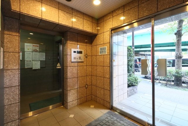 菱和パレス明大前壱番館 エントランス