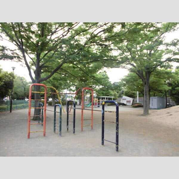 フロレスタ201号室 南成瀬中央公園(物件より徒歩約5分)