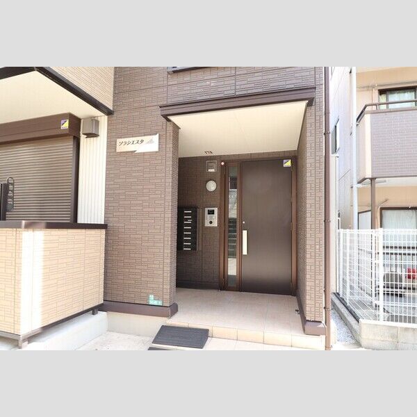 ソラシエスタ301号室 エントランス