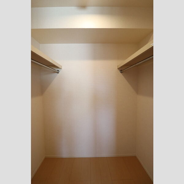 シャインハイツⅡⅢ　Ⅱ ウォークインクローゼット