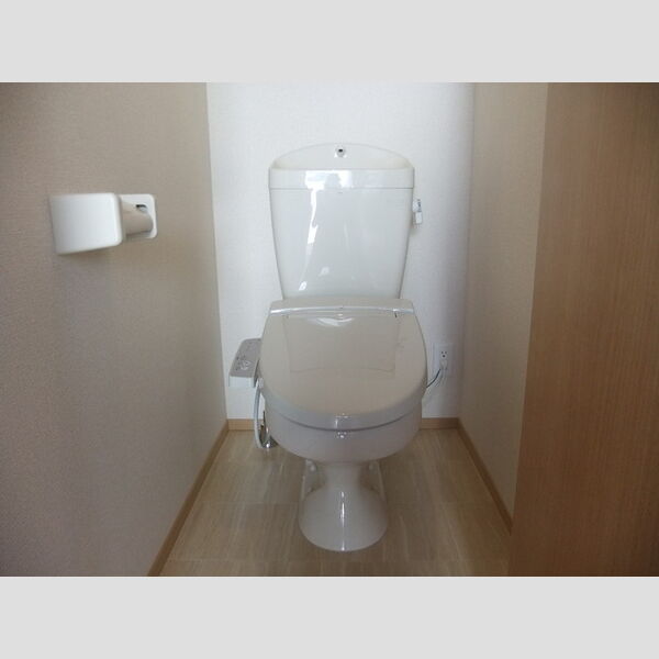 キャトル・セゾン102号室 トイレ