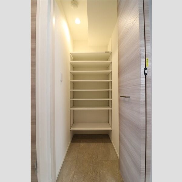 サニーコート トキワ ★シューズクローク★