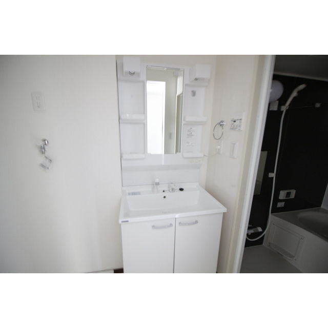 サニーフラット西大宮 内観