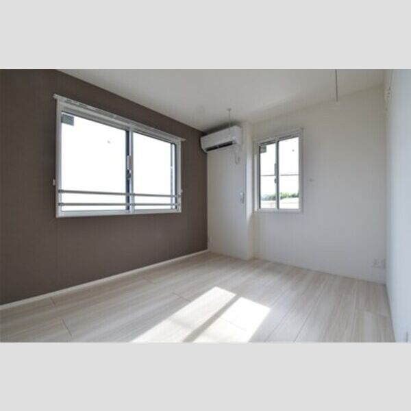 ラ・パージュ桜301号室 居室