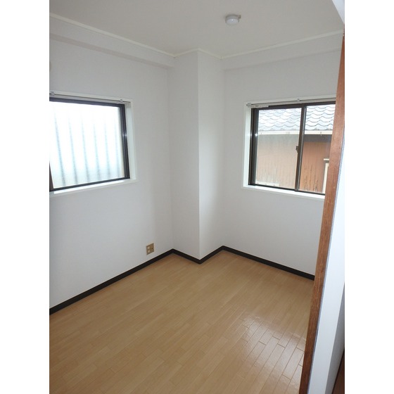 ノルド薬園台103号室 リビング