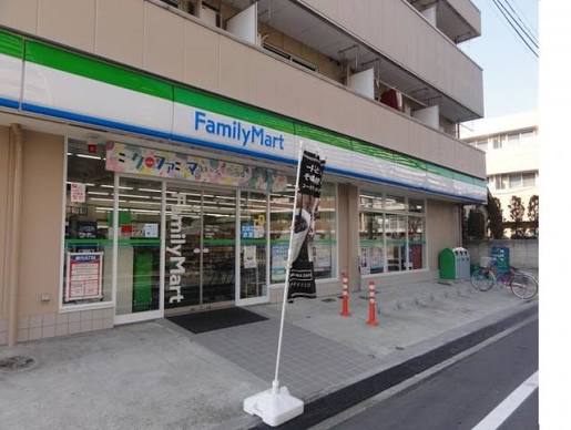 ファインシティ王子神谷リバー＆フォレスト15階 【コンビニエンスストア】ファミリーマート 新田一丁目店まで331ｍ