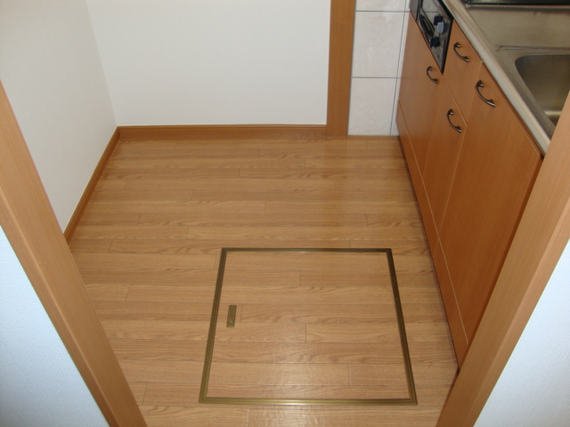 ヴァンベール105号室 床下収納（イメージ）