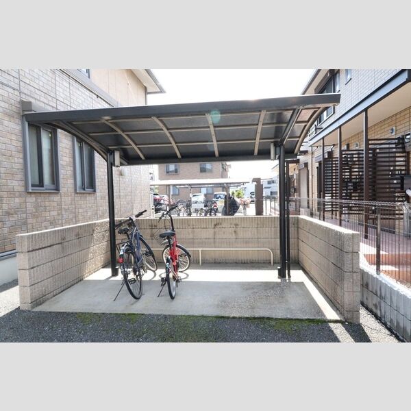 フォレストコート 駐輪場