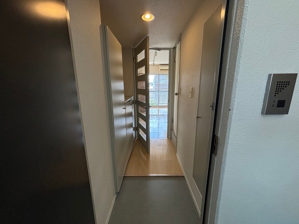 カーサ・パセオ412号室 玄関