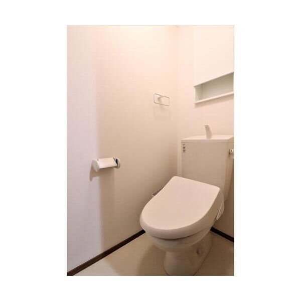 フォレスト・メゾン浦和北202号室 トイレ