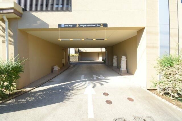 ザ・レギャン１号棟 駐車場