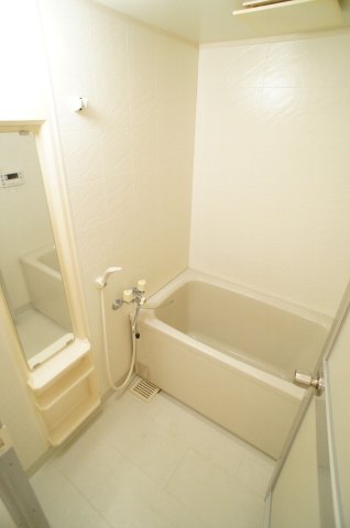 ポポラーレ八千代0104号室 ゆったり過ごせるお風呂です