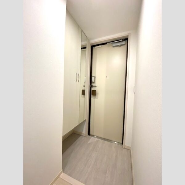 ラウェル大森303号室 玄関