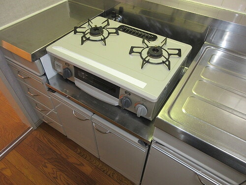 テレパレス船橋三咲Ａ棟4階 グリル付き２口ガスコンロ　※2025年10月撮影