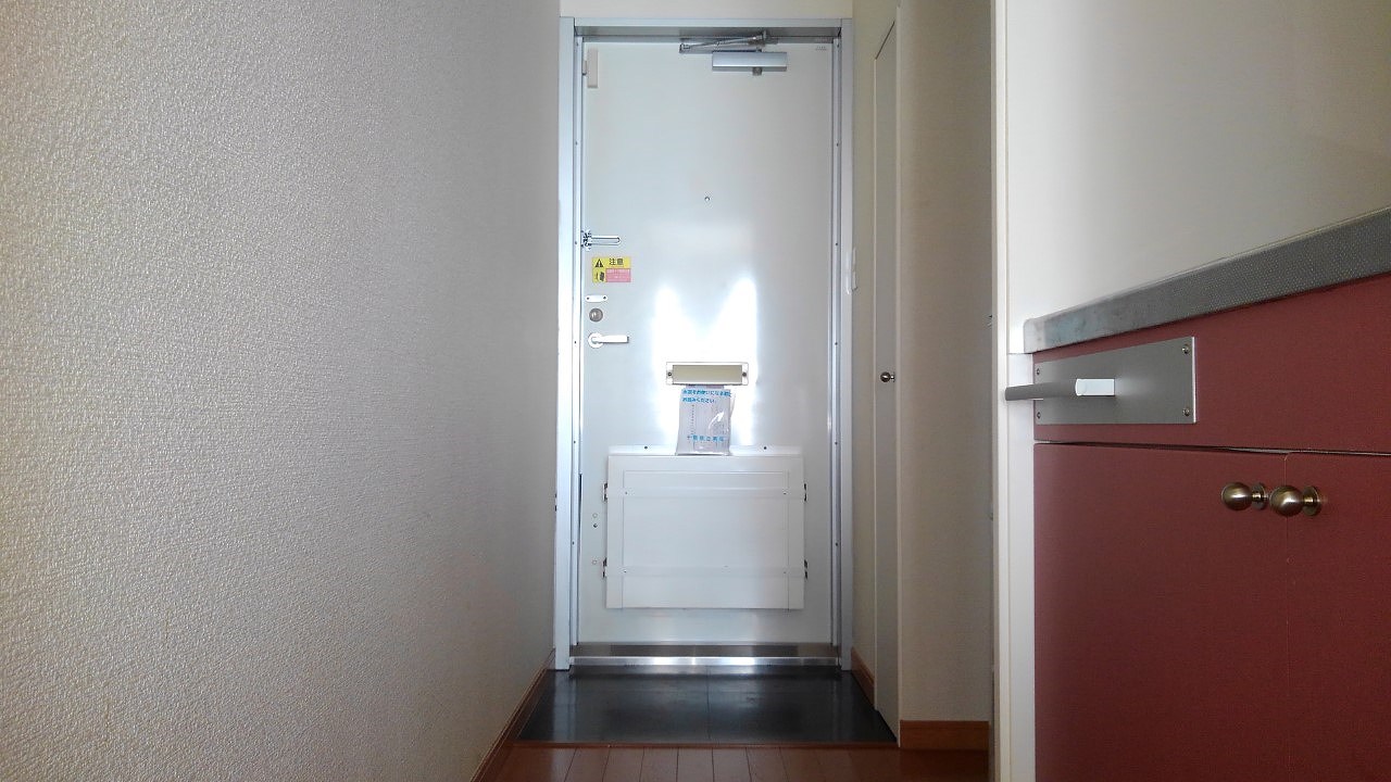 レオパレス交友第二 玄関