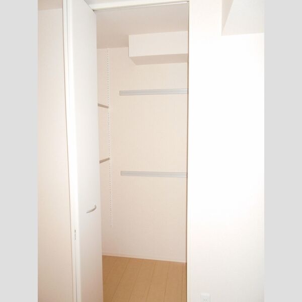 コンフォートヴィラ　Ⅱ ワンステップクローゼット