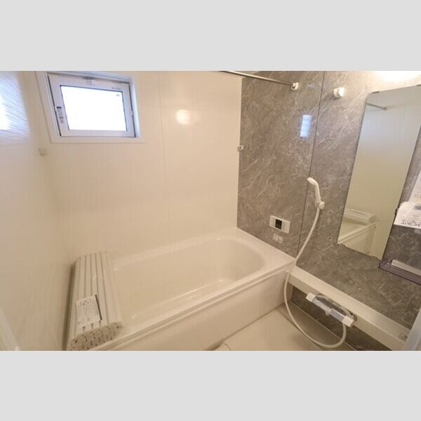 ボヌール302号室 追い焚き機能付き一坪風呂(窓付き)