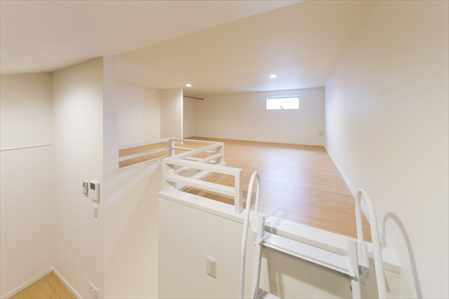 アンビエンテ千葉ＷＥＳＴ館 リビング