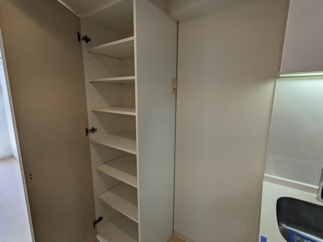ガーデン萩中206号室 収納