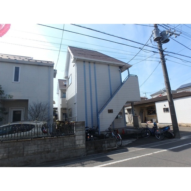 レオパレスアムール 外観