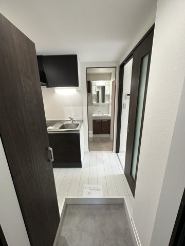 ベイハウス金沢文庫102号室 シューズボックスは高さ可動式の大容量サイズとなっており女性にもおススメです♪