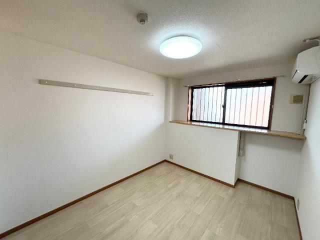 ガーデンヒルズNAKAYAMA弐番館 洋室