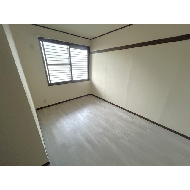 グランデュール瀬戸岡103号室 内観