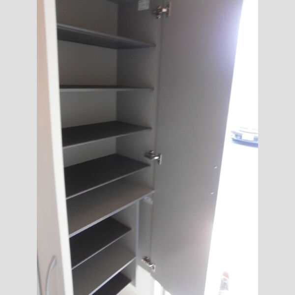 ラ・ゼルコバ101号室 玄関