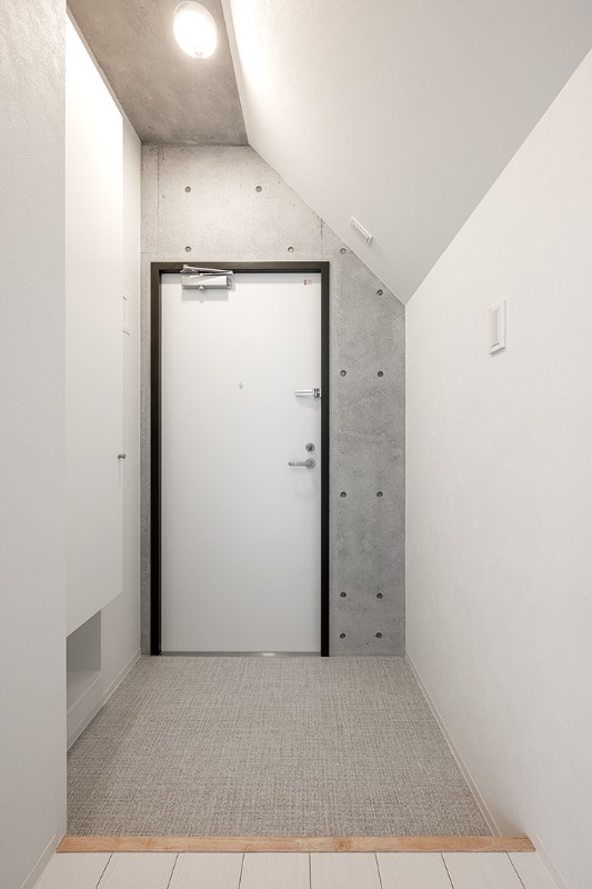 Fons Lucis Izumi4階 玄関