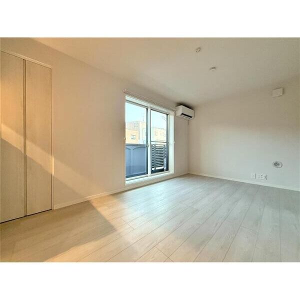 LUGEND大宮201号室 リビング