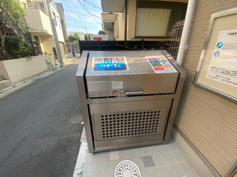 トリフ1階 ゴミ置き場