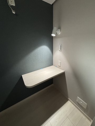 Ｓｏｌｅｉｌ　ＹＳ カウンター。読書にPC作業に適しています♪