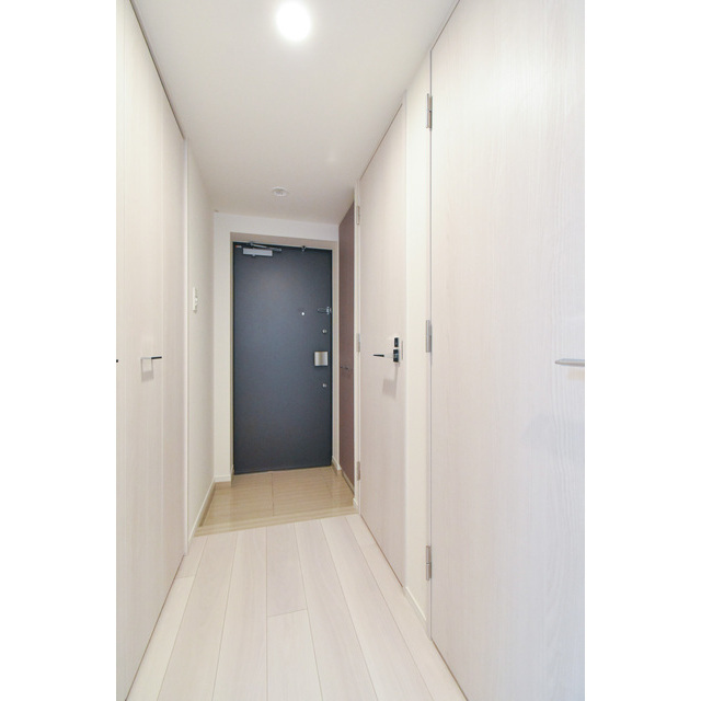 クオリタス大島0301号室 玄関