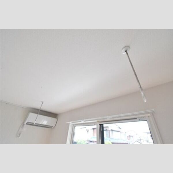 ロイヤルムーン105号室 室内物干し