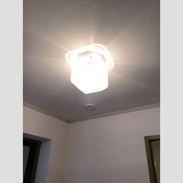 ヴァンベール神山　Ⅱ301号室 センサー付きの玄関照明