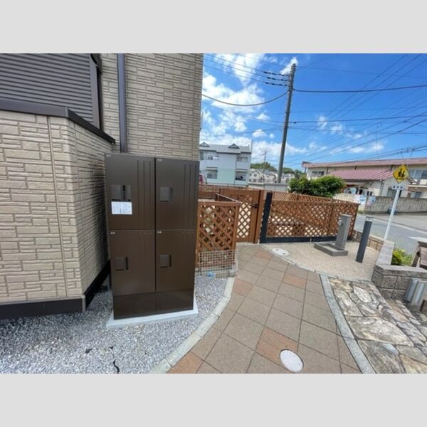 シャインアイリス　Ⅰ 宅配ボックス