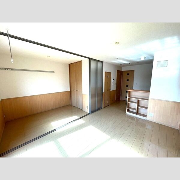 グランメール・M201号室 LDKから洋室