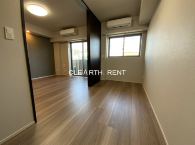 コンシェリア目黒本町 ＴＨＥ ＲＥＳＩＤＥＮＣＥ4階 5帖/広々明るい寝室