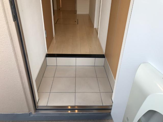 エムネージュ薬円台105号室 玄関